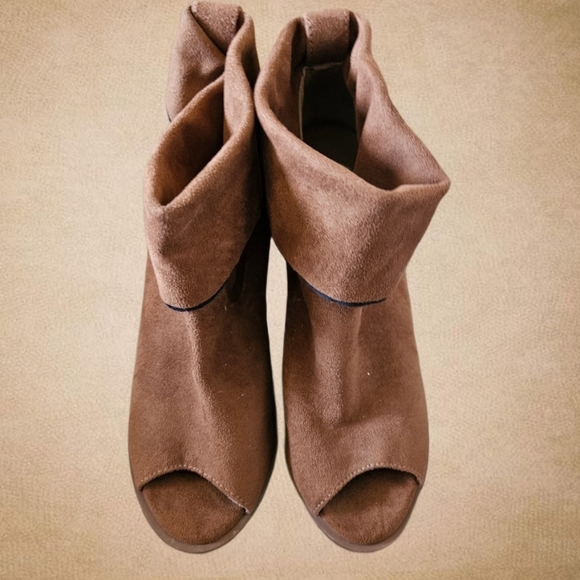 So Nochill Peep Toe Ankle Boots 3.5" Heel Faux Suede Block Heel Cognac Sz 6 - Picture 4 of 6